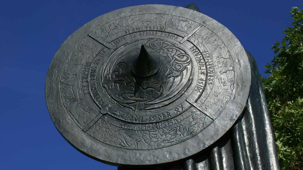 Detail of the shield of the sculpture of Thorfinn Karlsefni