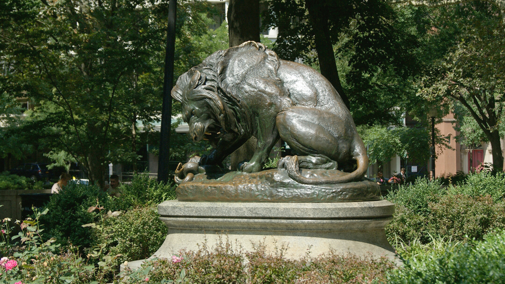 Lion Crushing a Serpent sculpture in Rittenhouse Square