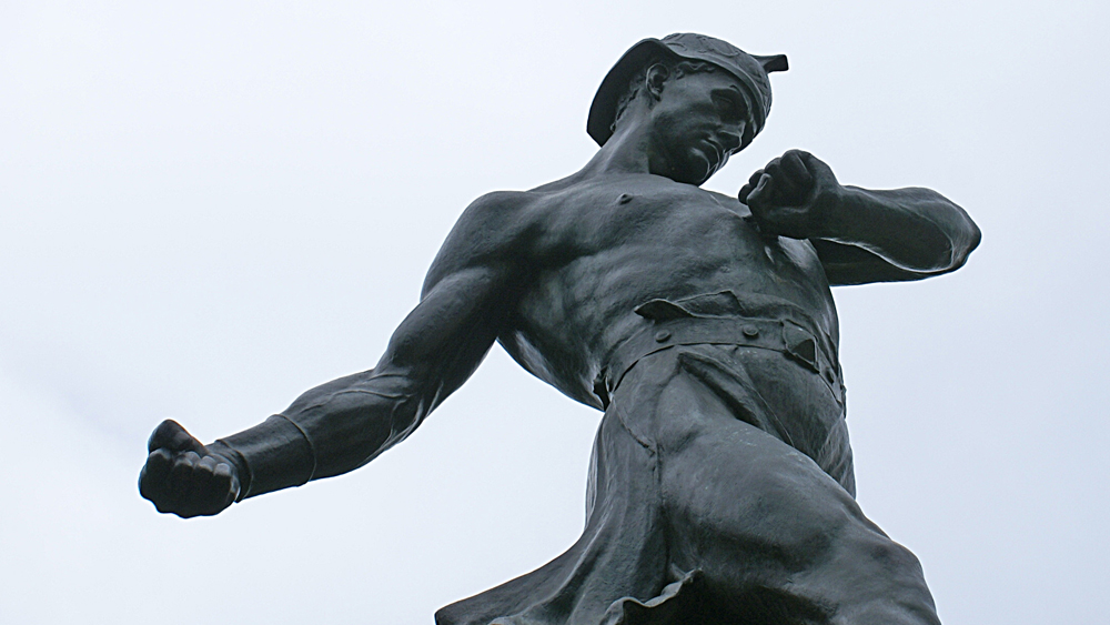A silhouette of the General Galusha Pennypacker Memorial