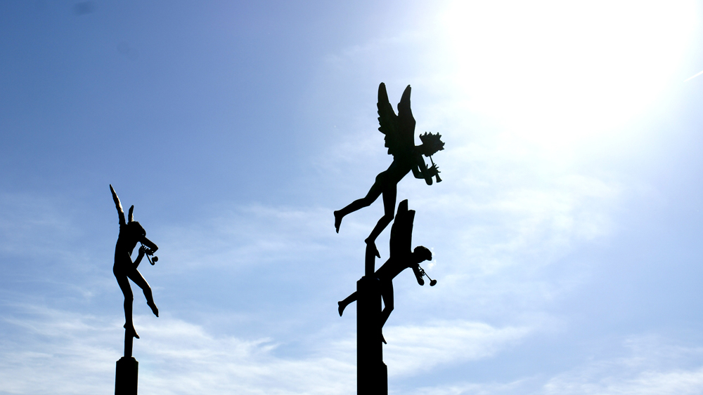 Silhouette of Carl Milles' "Playing Angels"