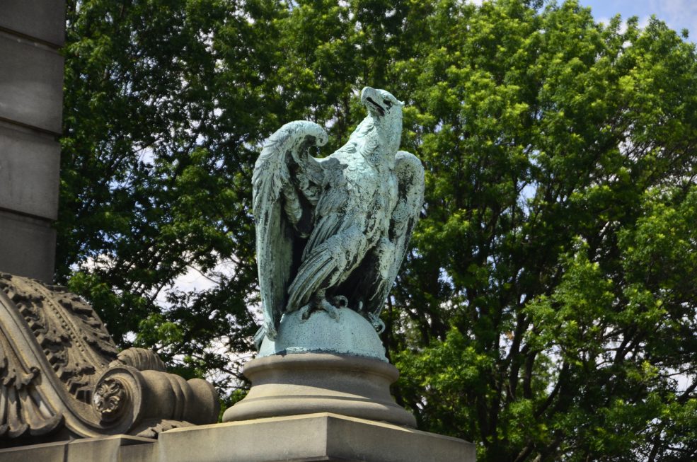 <em>Two Eagles and Globes</em> by John Massey Rhind (1860-1936). Photo Alec Rogers © 2016 for the Association for Public Art.