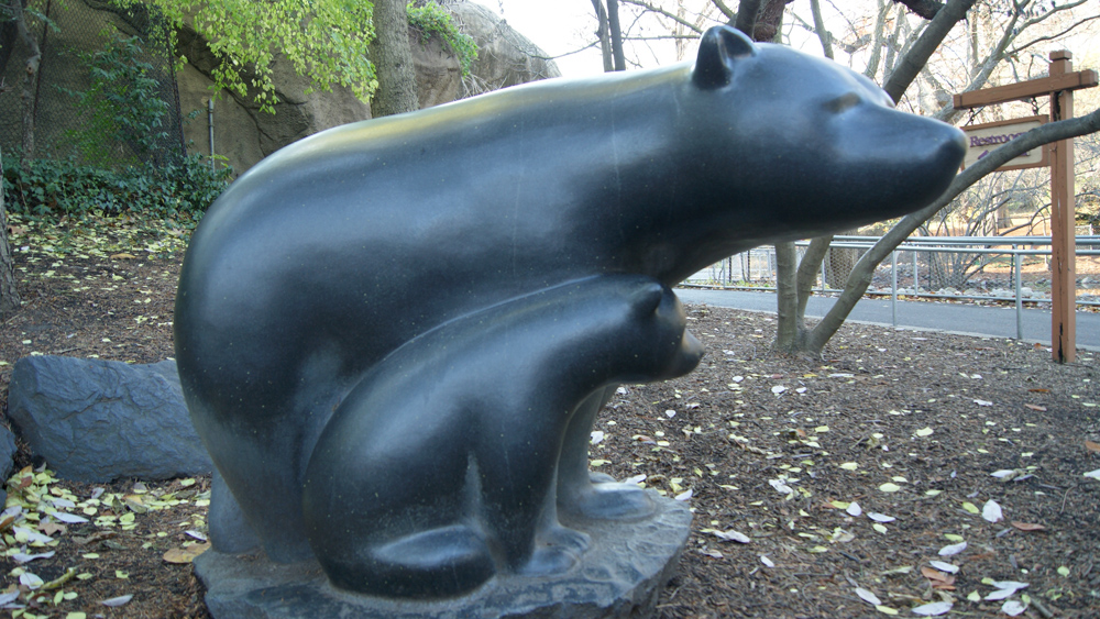 Bear and Cub sculpture at the Philadelphia Zoo