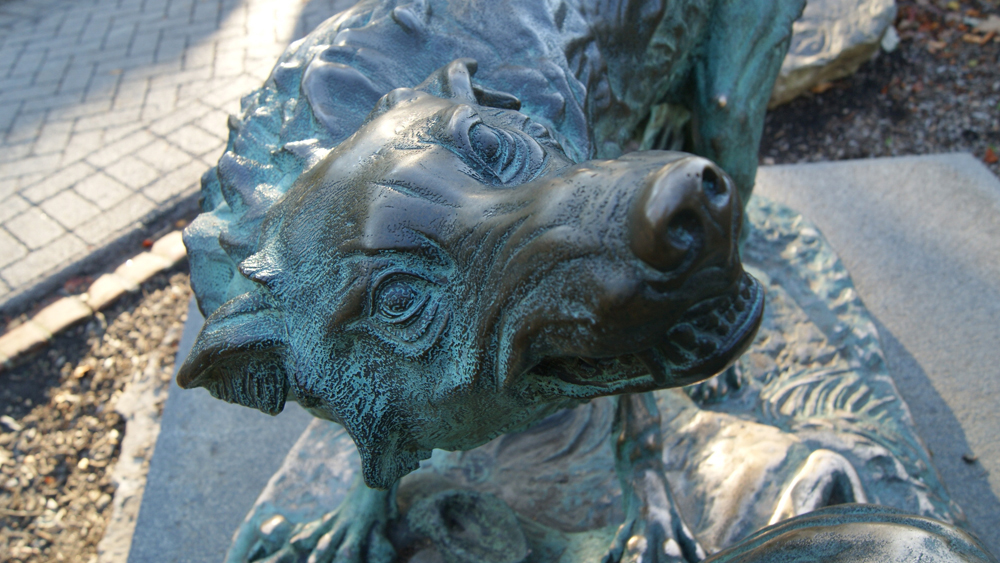Hudson Bay Wolves sculpture at the Philadelphia Zoo