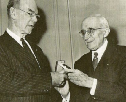 Jacques Greber receiving the Medal of Honor