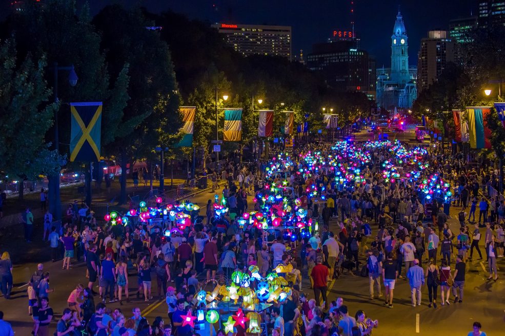 <em>Cai Guo-Qiang: Fireflies</em> opening celebration on the Parkway. Photo Jeff Fusco Photography © 2017.